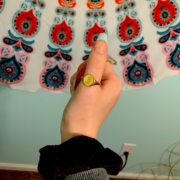 ring - Picture 3 of 3